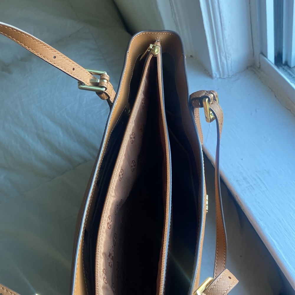 Tory Burch Tote ~ Tiramisu : Triple compartment - Picture 4 of 8